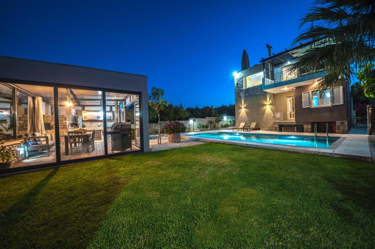 Petronila Luxury Villa *