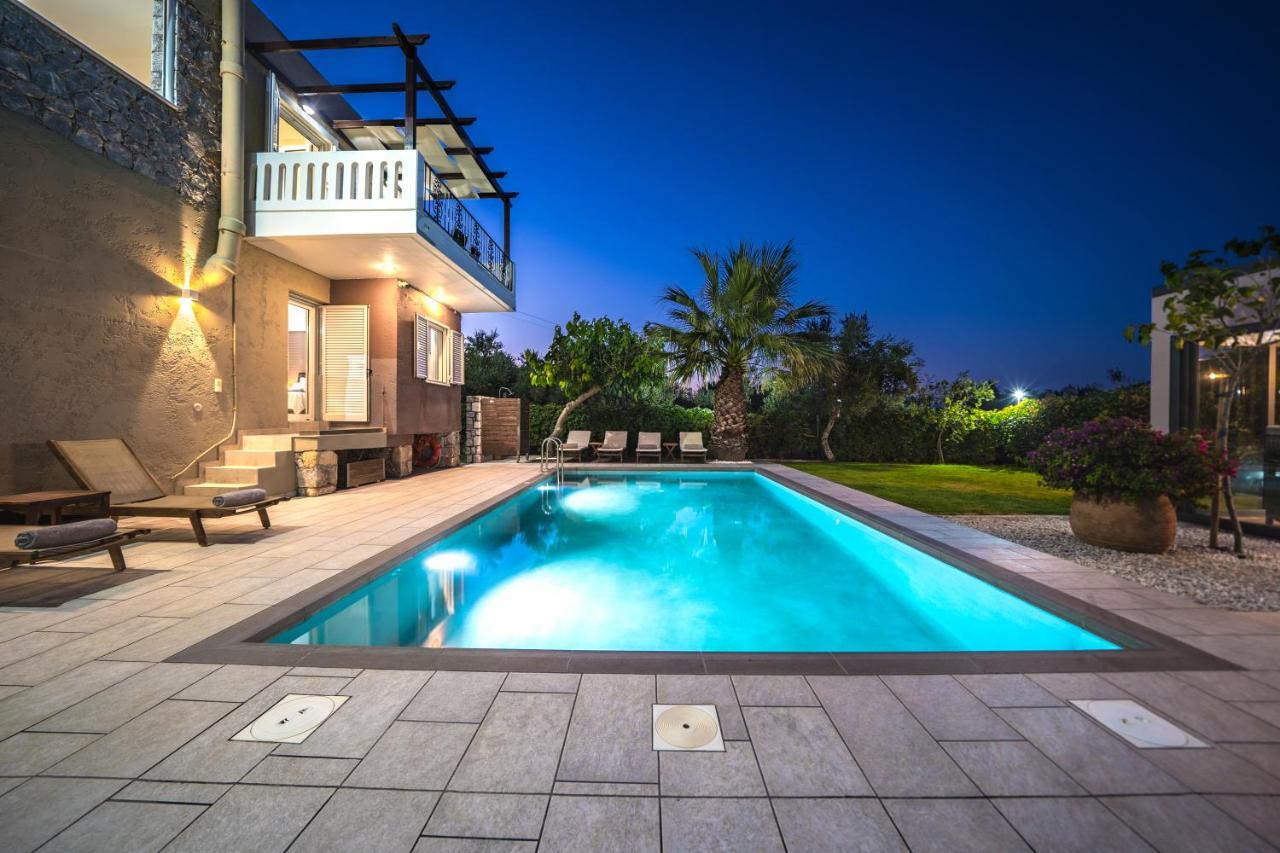 Petronila Luxury With Heated Private Pool * Kíssamos